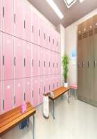 Mesu Ochi! Kyonyuu Mizugi Tsuma-tachi to no Love Ero Swimming! ~Pool de Kanshiin no Baito o Hajimetara Mizugi no Hitozuma-tachi ni Kakomarete Doutei Soushitsushita!?~ / メス堕ち！巨乳水着妻達とのラブエロスイミング！～プールで監視員のバイトを始めたら水着の人妻達に囲まれて童貞喪失した!?～ [Aikawa Arisa] [Original] Thumbnail Page 437